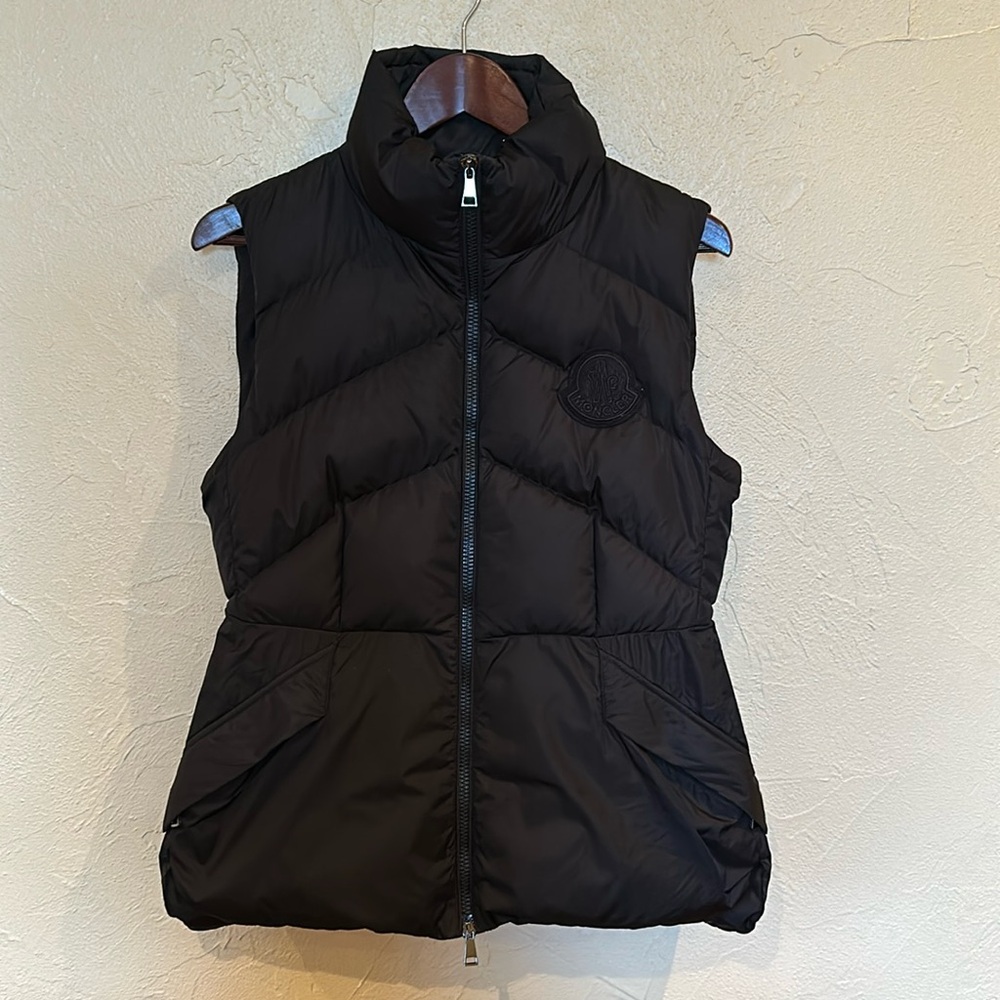 Moncler Ana Gilet all black puffer Vest size 2